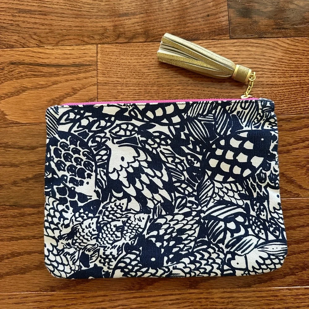 New Lilly Pulitzer Upstream Clutch Cosmetics Case.